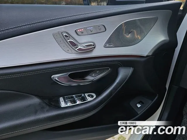 Mercedes-Benz CLS-Class — фото 15