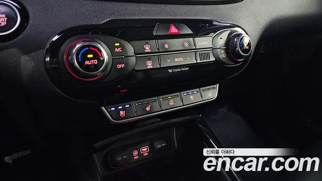 Kia Sorento — фото 16