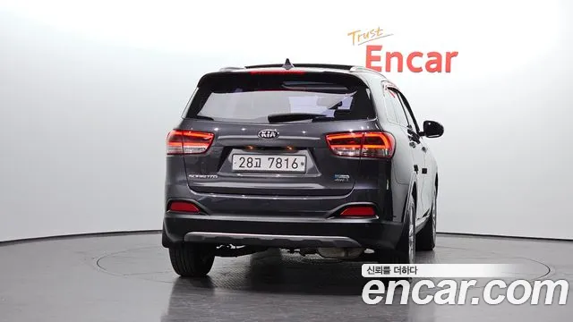 Kia Sorento — фото 4