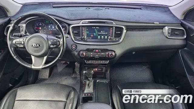 Kia Sorento — фото 7