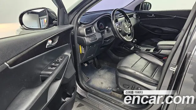 Kia Sorento — фото 10