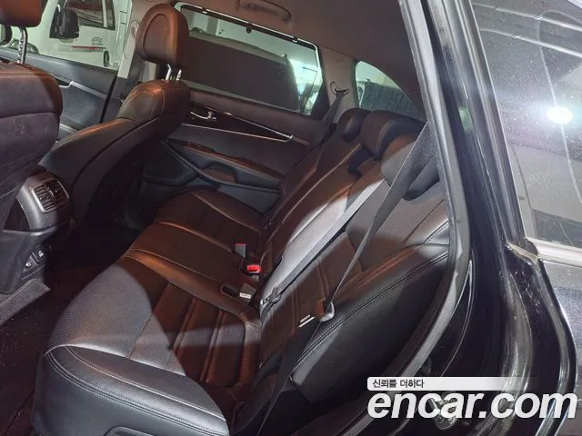 Kia Sorento — фото 11