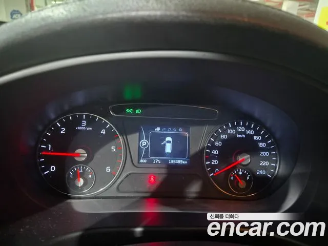 Kia Sorento — фото 8