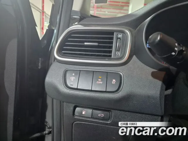 Kia Sorento — фото 9
