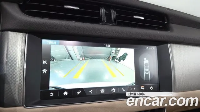 Jaguar XF — фото 16
