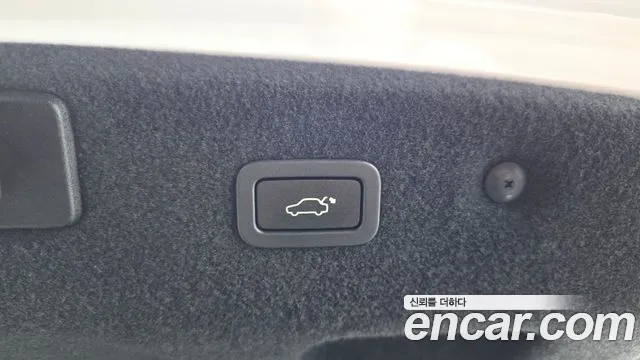 Jaguar XF — фото 18
