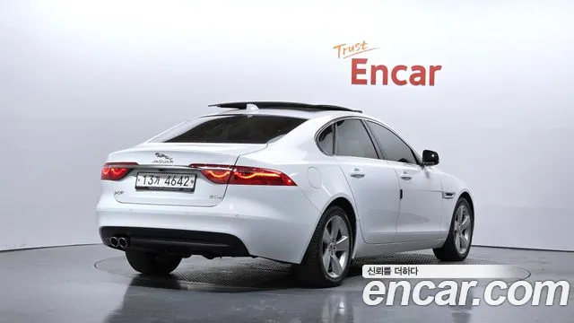 Jaguar XF — фото 2