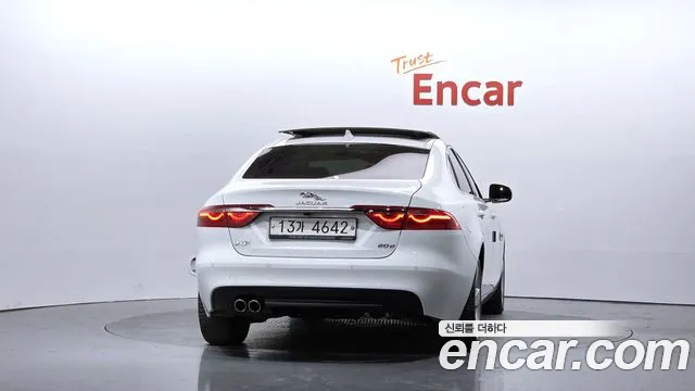 Jaguar XF — фото 4