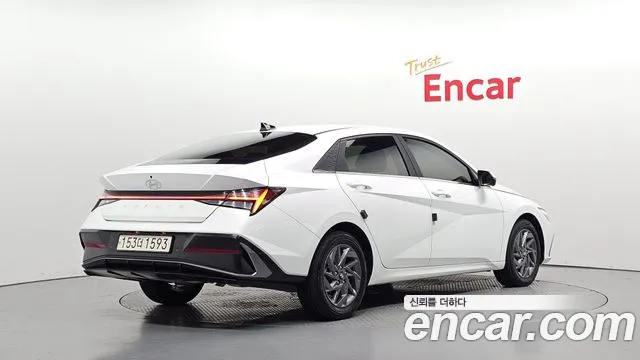 Hyundai Avante — фото 2