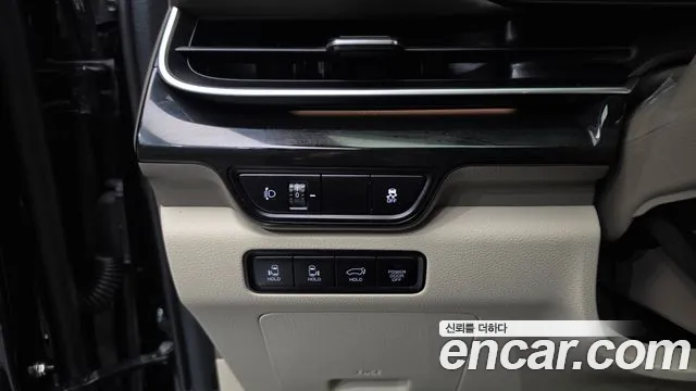 Kia Carnival — фото 16
