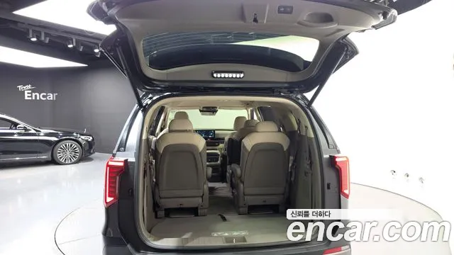 Kia Carnival — фото 19