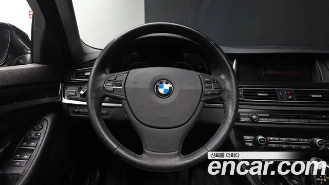 BMW 5-Series — фото 13