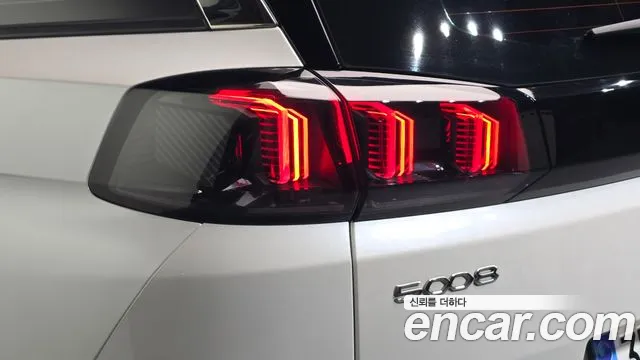 Peugeot 5008 — фото 23