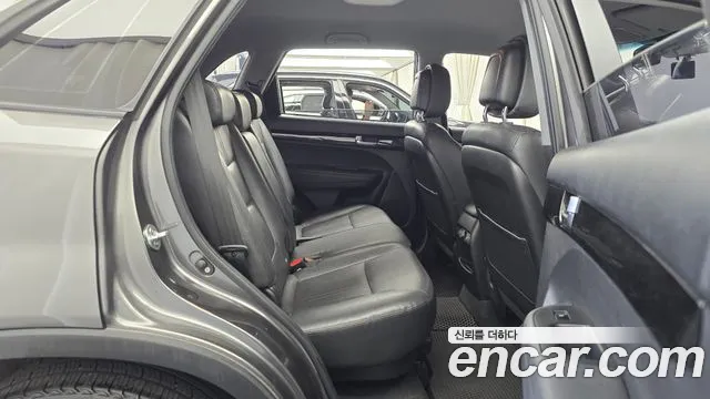 Kia Sorento — фото 11