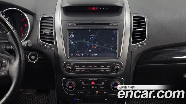 Kia Sorento — фото 12