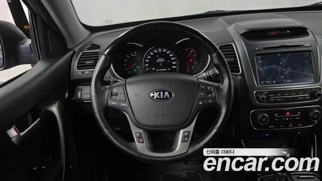 Kia Sorento — фото 13