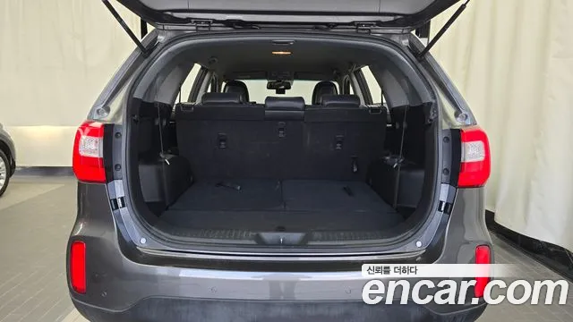 Kia Sorento — фото 17