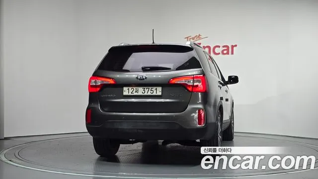 Kia Sorento — фото 4