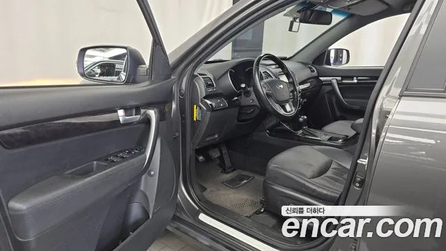 Kia Sorento — фото 10