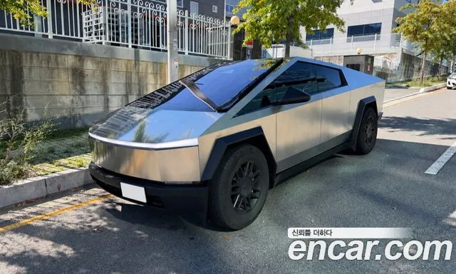 Tesla Cybertruck — фото 1