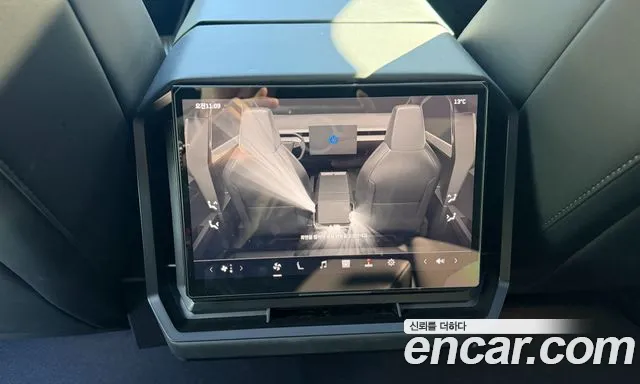 Tesla Cybertruck — фото 11