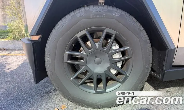 Tesla Cybertruck — фото 13