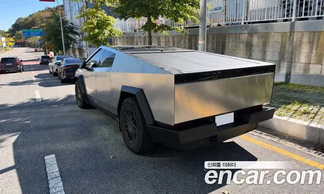 Tesla Cybertruck — фото 2