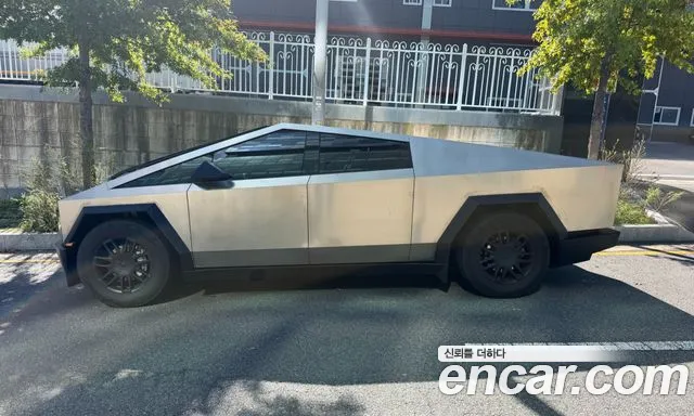 Tesla Cybertruck — фото 3