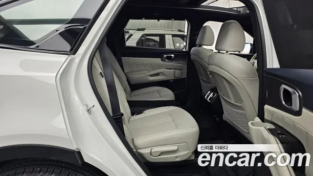 Kia Sorento — фото 11