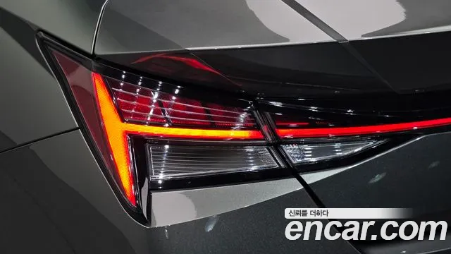 Hyundai Avante — фото 23
