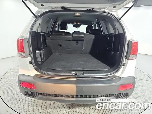 Kia Sorento — фото 13
