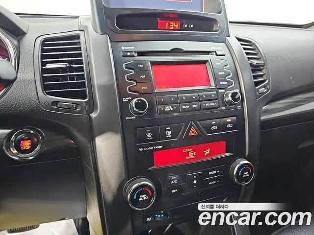 Kia Sorento — фото 14