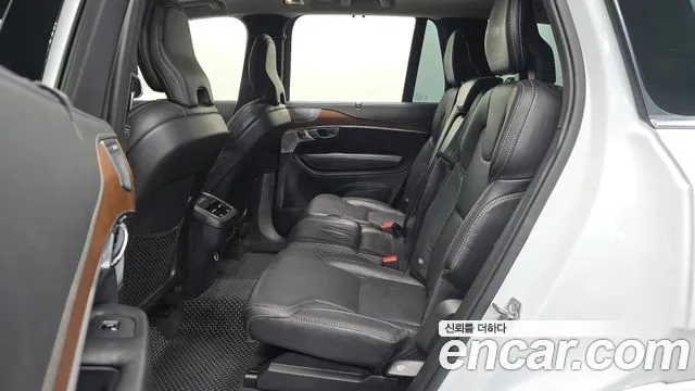 Volvo XC90 — фото 11