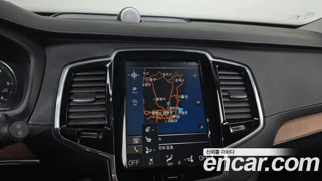 Volvo XC90 — фото 14