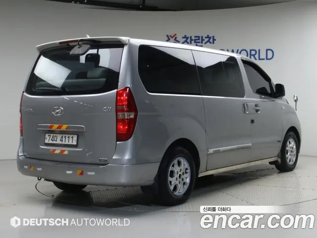 Hyundai Starex — фото 2
