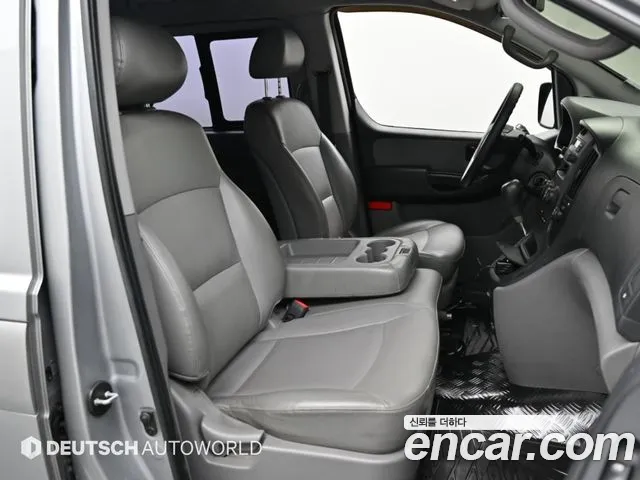Hyundai Starex — фото 10
