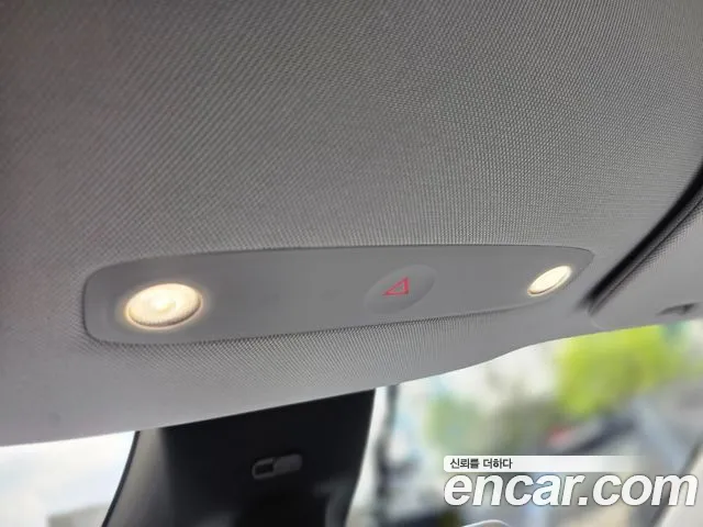 Tesla Model Y — фото 13