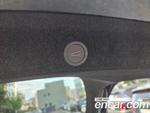 Tesla Model Y — фото 16