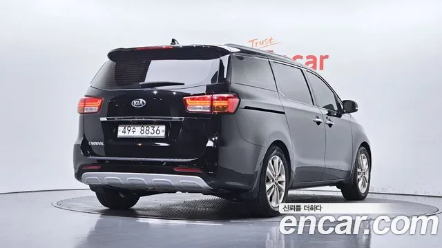 Kia Carnival — фото 2