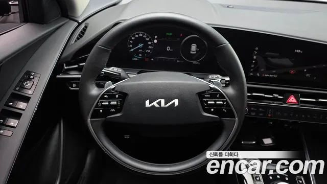 Kia Niro — фото 12