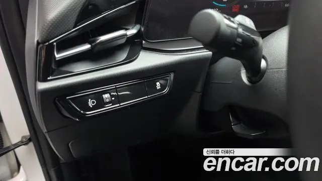 Kia Niro — фото 31