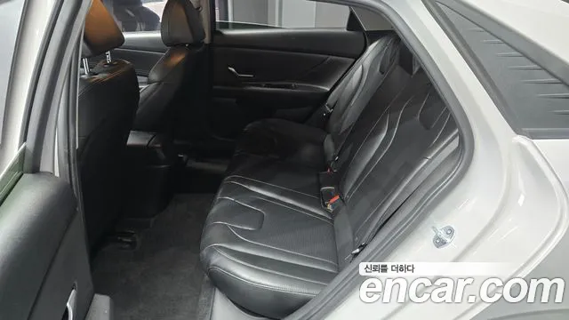 Hyundai Avante — фото 12
