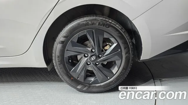 Hyundai Avante — фото 21