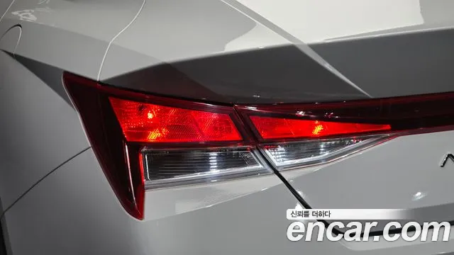 Hyundai Avante — фото 23
