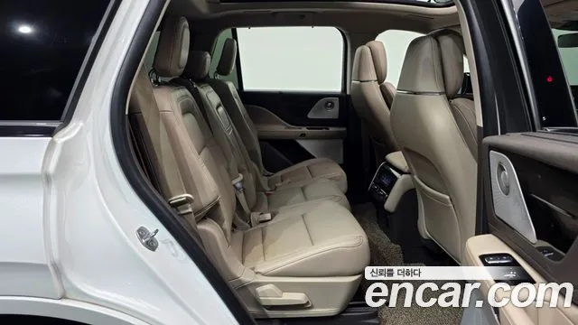 Lincoln Aviator — фото 12