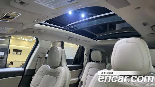 Lincoln Aviator — фото 18