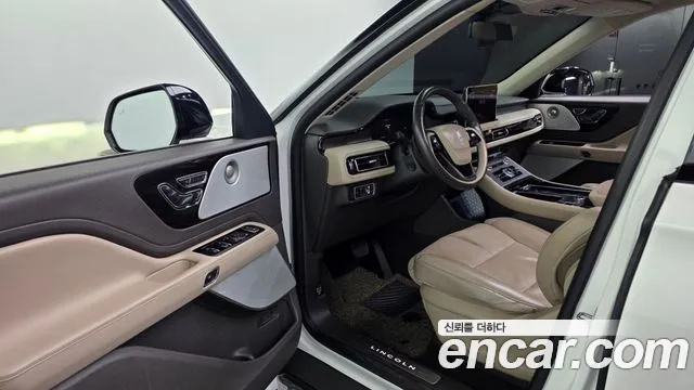 Lincoln Aviator — фото 10