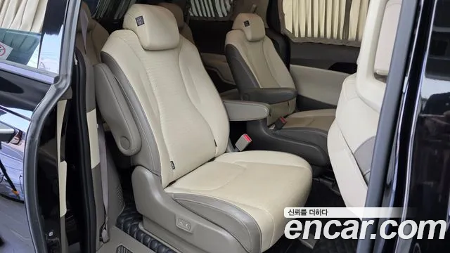 Kia Carnival — фото 11