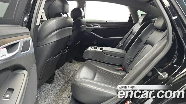 Hyundai Genesis — фото 11