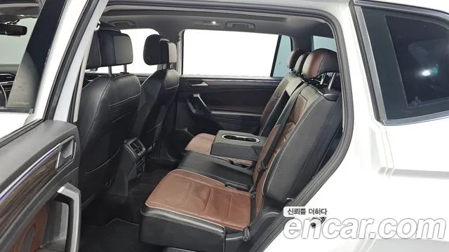 Volkswagen Tiguan — фото 12